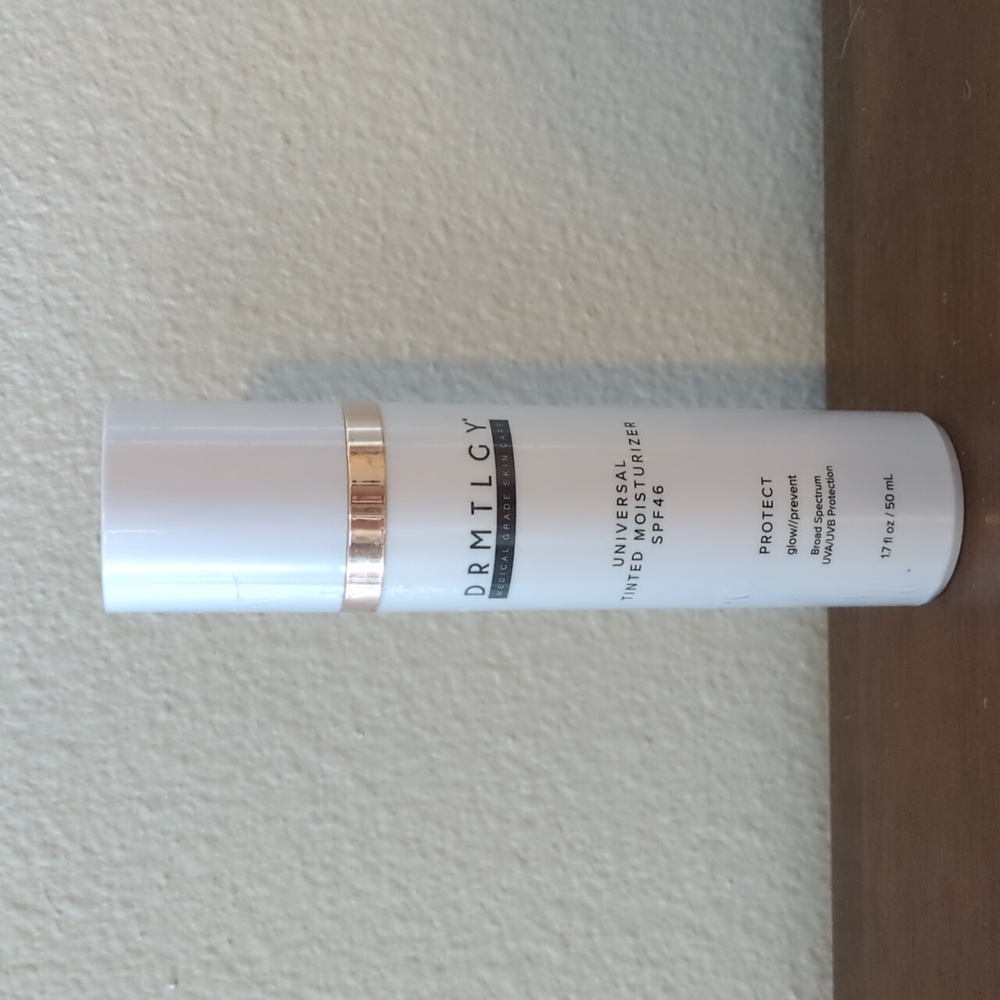Drmtlgy universal tinted moisturizer